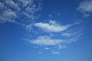 蓝 天白云