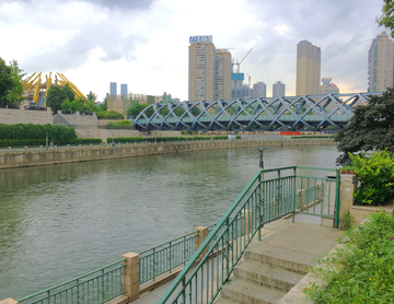 南明河上的铁桥
