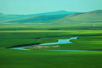 草原河流羊群蒙古包