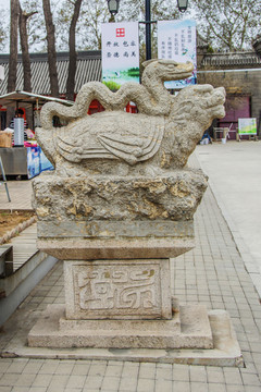 古代神兽玄武右侧全景雕塑
