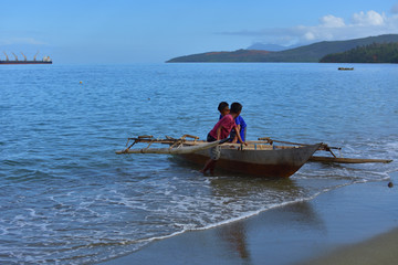 HT海上的船