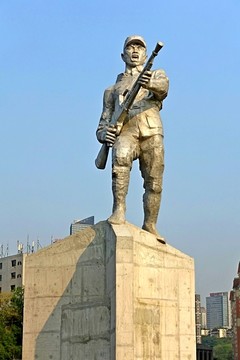 抗日 战士 塑像