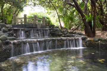 山泉溪流