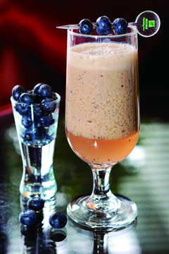 蓝莓酸奶苹果汁