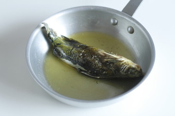 紫苏黄骨鱼汤