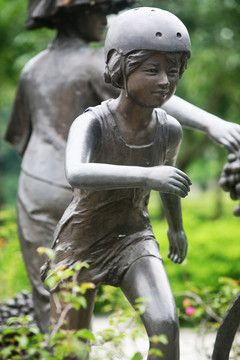 女孩雕像