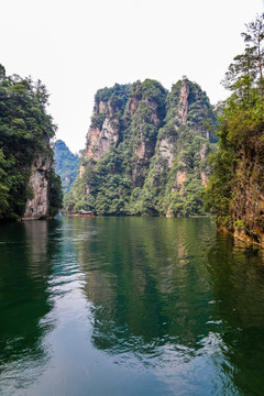 张家界宝峰湖