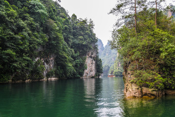 张家界宝峰湖