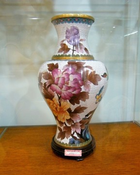 牡丹蝴蝶花瓶