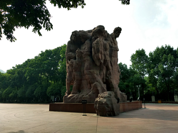 歌乐山烈士陵园雕塑风景