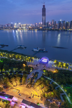 江滩大舞台与绿地大厦