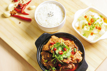 红烧牛肉套饭