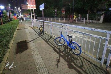 深圳路边共享单车