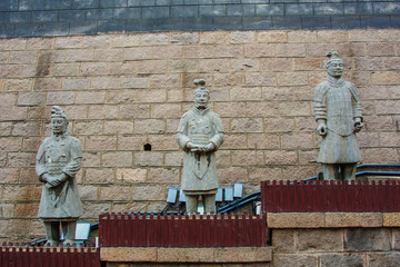秦朝披甲士兵三人站立雕像