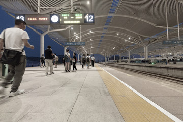 虹桥火车站月台