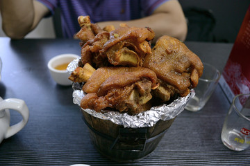 炸猪脚