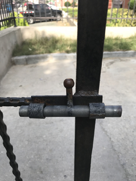 小铁门锁
