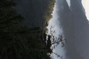青山云雾