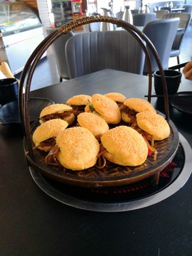 烧饼夹咸菜