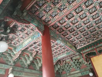 韩国宫殿天花藻井
