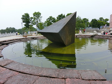 三峡工程截流石