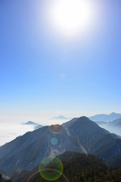 烈日当空日照西岭