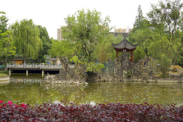 中式园林建筑假山小亭