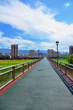宝鸡城市河边街景渭河过河天桥