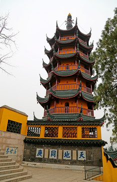 江苏镇江金山景区江天禅寺慈寿塔