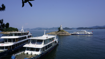 码头停泊的船千岛湖