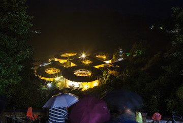 田螺坑土楼群夜景