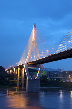 夜色中的马桑溪大桥
