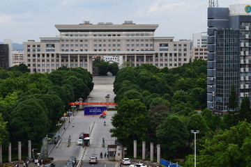 广西大学大门