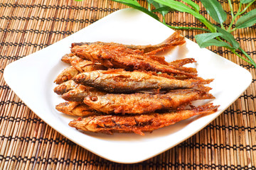酥炸小鱼