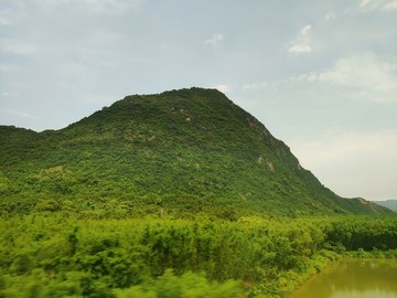 远眺大山