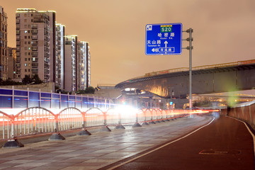 天山路街景