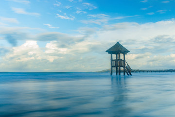 惠州双月湾海滩仙景海边亭子