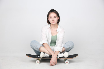 滑板少女
