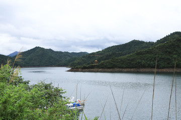 湖泊山水