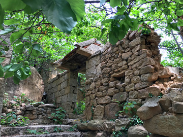 山东青岛崂山废弃的马鞍子村