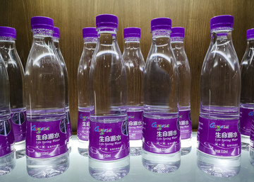 矿泉水