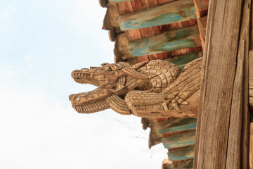 山西洪洞广胜寺元代戏台龙形木雕