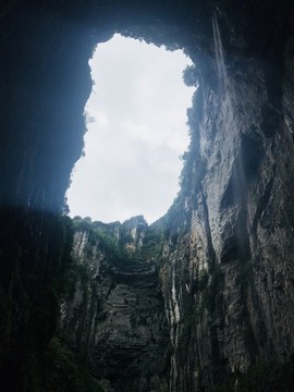 山洞
