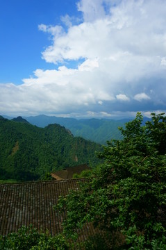 大山里的村庄