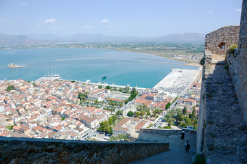 古城堡俯瞰港湾