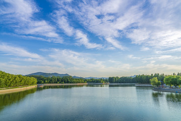 青州南阳湖蓝天白云风景