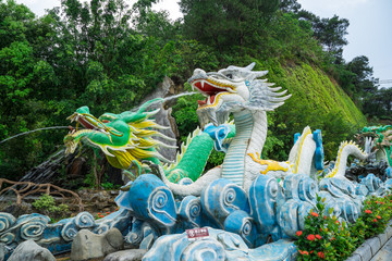 中国神龙雕塑喷泉