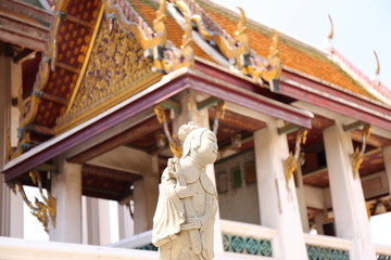 泰式古建筑雕像