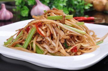 莲菜炒肉丝