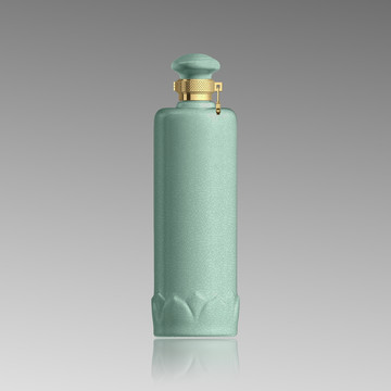 青瓷裂纹釉酒瓶